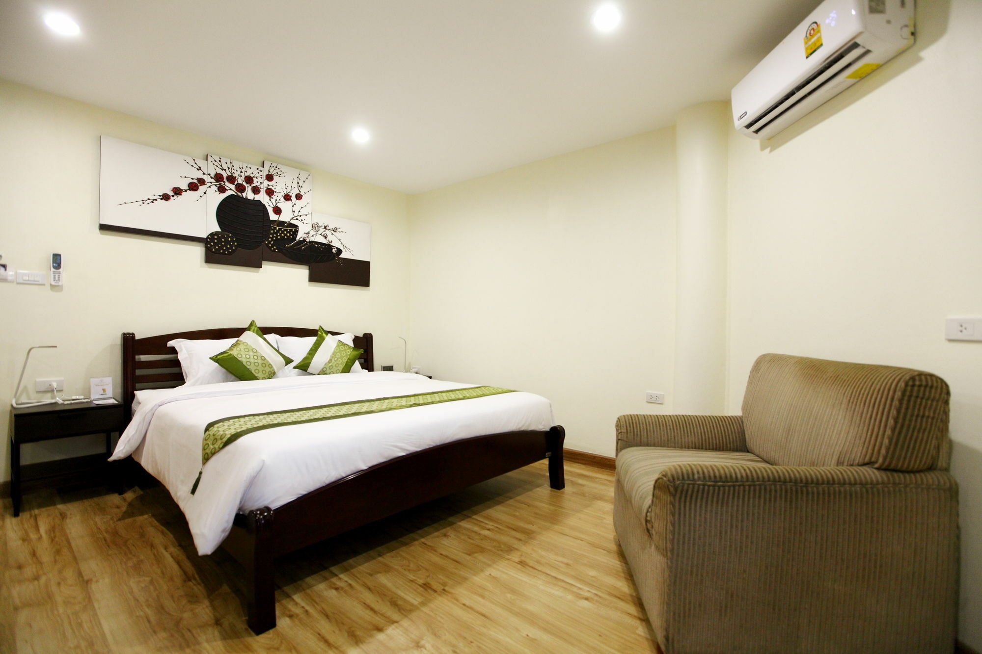 Icheck Inn Sukhumvit 22 Bangkok Exteriör bild